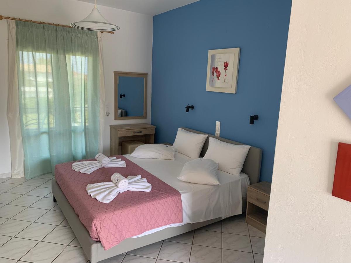 Eleftheria Studios And Apartments Acharavi  Buitenkant foto