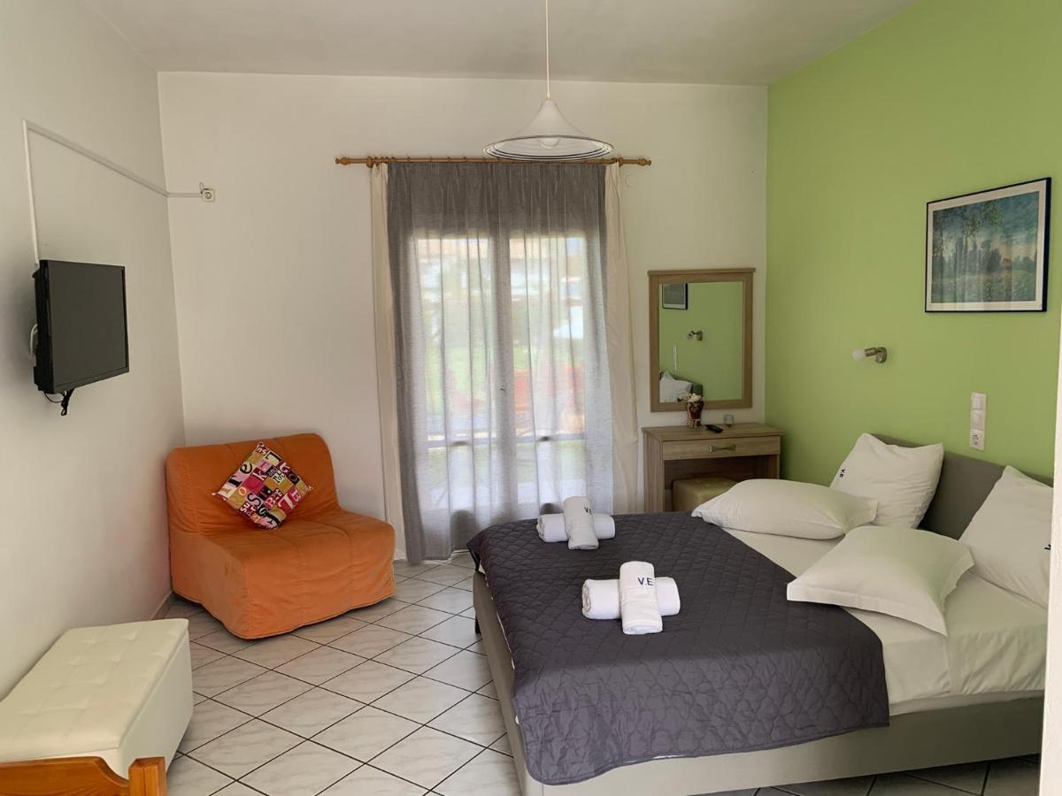 Eleftheria Studios And Apartments Acharavi  Buitenkant foto