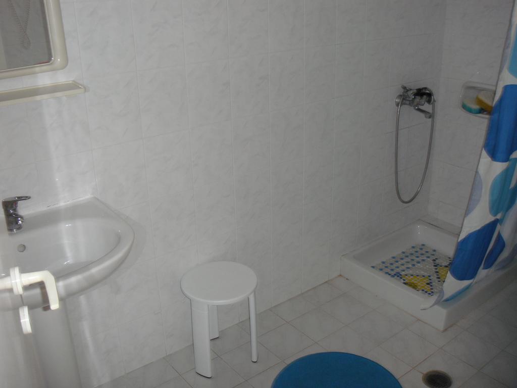 Eleftheria Studios And Apartments Acharavi  Kamer foto