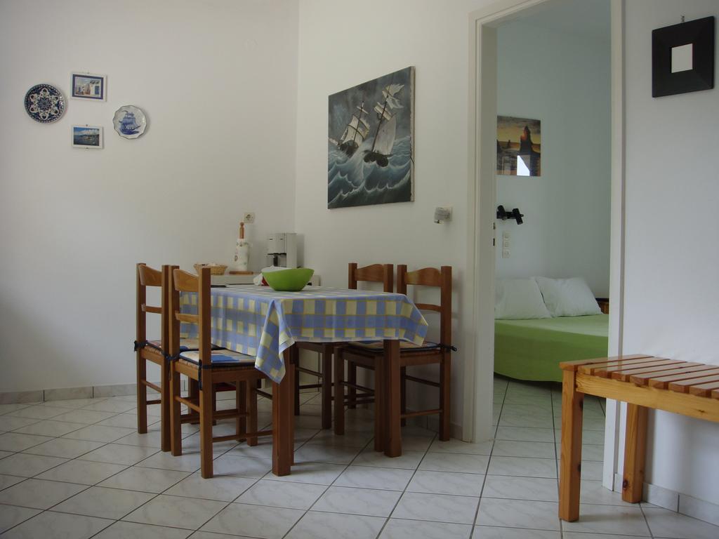 Eleftheria Studios And Apartments Acharavi  Kamer foto